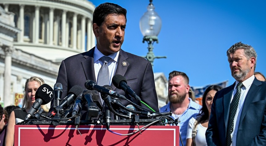 Bipartisan Effort to Release Epstein Files Succeeds After Weeks of Obstruction