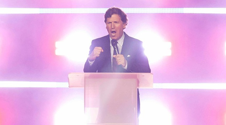 Tucker Carlson's Bizarre Islamophobia Lecture Falls Flat at Conservative Conference