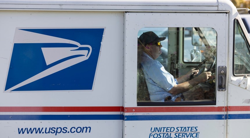 USPS Raids Worker Pensions Because Nobody Wants to Fix the Real Problem