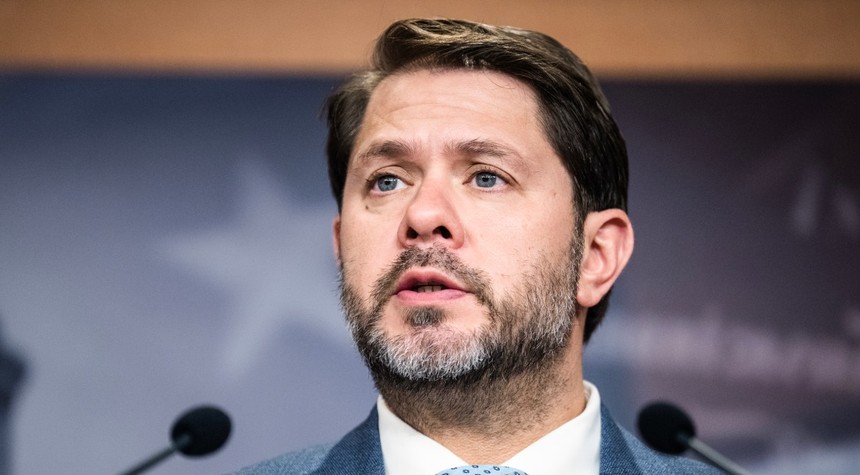 Senate Ethics Committee Clears Gallego After Luna's Allegations Fall Apart