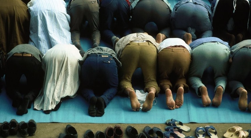 Dallas Airport Installing Islamic Foot Baths While Texas Blocks Muslim-Only City