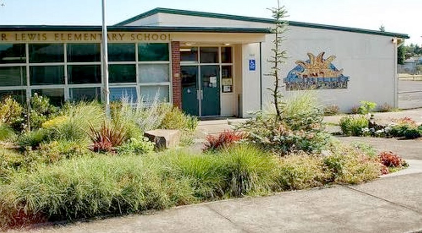 Oregon School District Reverses Parent Ban After Federal Judge Steps In