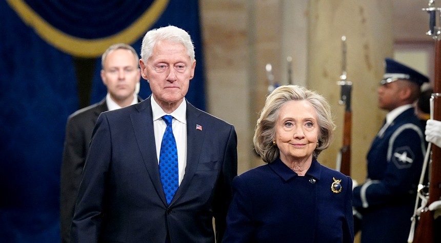 Democrats Trot Out Bill and Hillary as Midterm Desperation Sets In
